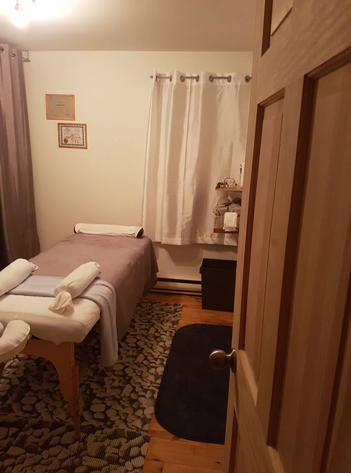  PROMO*40$ 1 HEURE 60$1HR30(jusqu au 30 sept.2017 faites vite!) Passionnée de votre bien-etre, venez decouvrir les biens fait du massage Suédois et *des huiles essentielles.*$en sus.;5$*  Reçus disponibles pour tous les assurances au Qubec. Allez sur ma page Facebook likez + partagez et courez la chance de gagner un massage de 90 min au prix de 60 min www.facebook.com/cantinmassotherapeute/